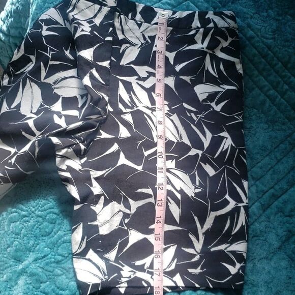 MARIO SERRANI Women's Short Black and White With Pockets Size 12 - Picture 5 of 12